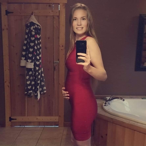 Meet your Posher, Sapphire eve - Picture 1 of 1